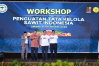 Wamentan Sudaryono mengajak Asosiasi Petani Kelapa Sawit Indonesia (Apkasindo) untuk berfokus pada peningkatan produktivitas sawit nasional. (Dok. Kementan)

