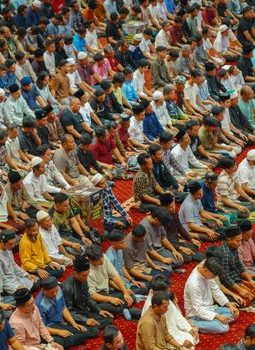 Koperasi Syariah: Menjelajahi Simpan Pinjam Halal di Pelukan Komunitas